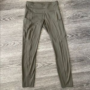 Army green size 6 Lululemon 7/8 Leggings